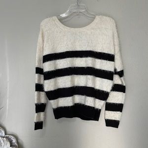 DKNY BLACK AND CREAM STRIPED SWEATER